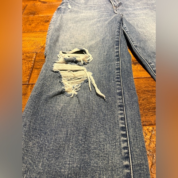 Express Modern Straight Super High Rise distressed Jeans - Picture 3 of 15